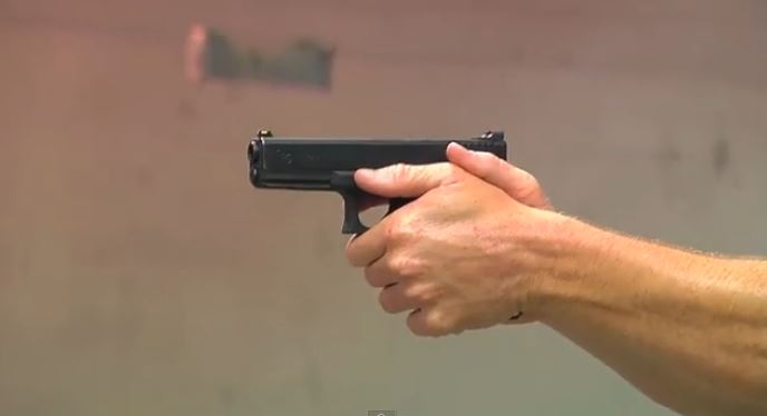 how to grip a semi automatic pistol